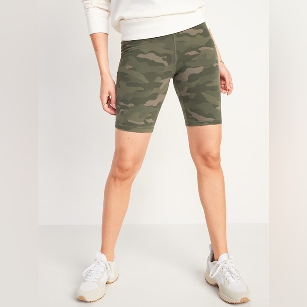 *** FREE IN BUNDLE*** Old Navy Dry Active Camouflage Shorts